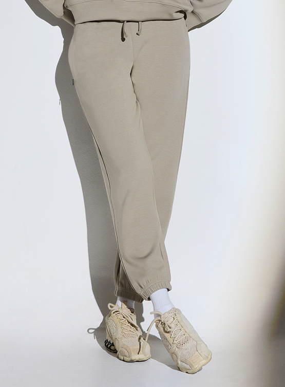 Aeroclouds Women's Retreat Jogger Pants Beige