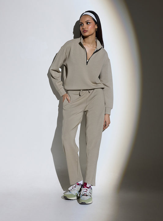 Aeroclouds Retreat Turtle Neck Pullover Beige