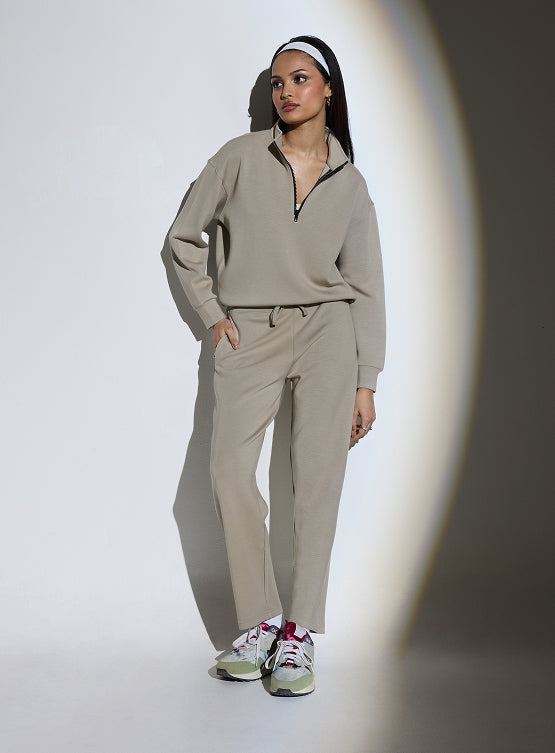 Aeroclouds Retreat Turtle Neck Pullover Beige