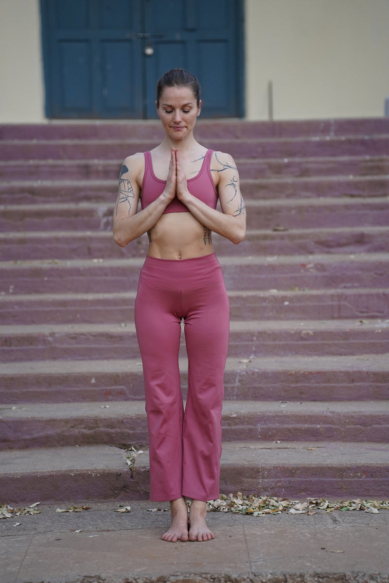 Flo Set Athletic Bra and Flared Yoga Pants Deco Rose