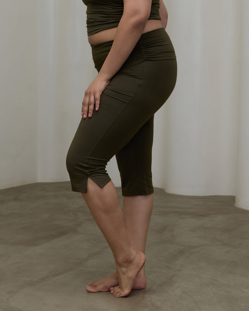 aeroyama™ Foldover Capri