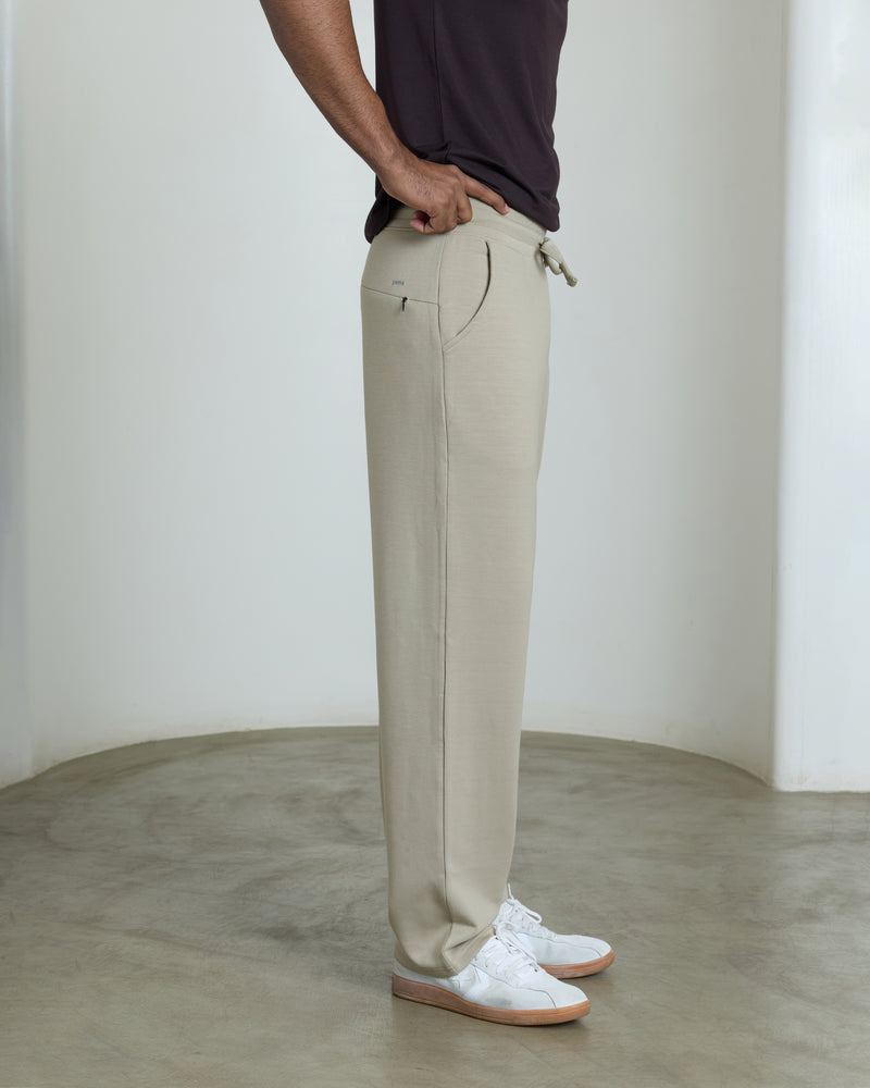 aeroclouds™ Straight Fit Pants