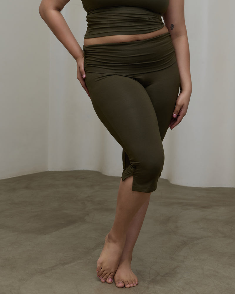 aeroyama™ Foldover Capri