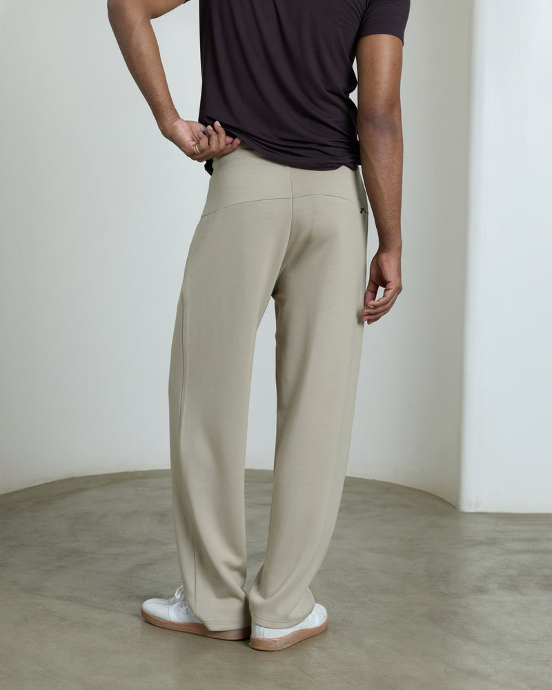 aeroclouds™ Straight Fit Pants