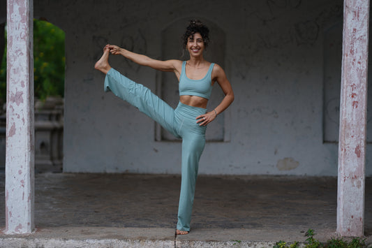 Aero Set Athletic Bra and Flared Yoga Pants