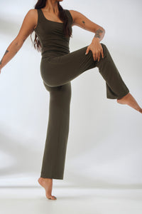 Aero Flared Yoga Pants Olive