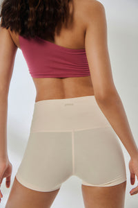 Aero Hot Shorts Vanilla White