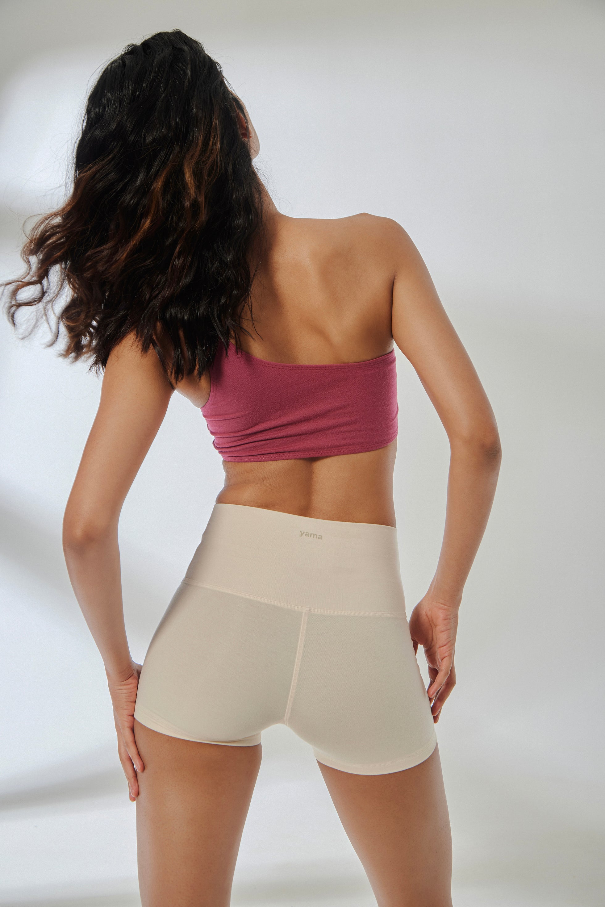 Aero Hot Shorts Vanilla White