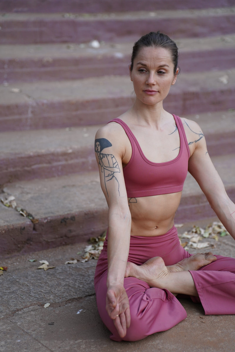 Flo Set Athletic Bra and Flared Yoga Pants Deco Rose